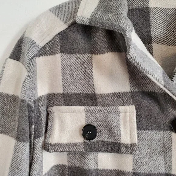 Gray and White Oversized Shacket Size M - Picture 4 of 13